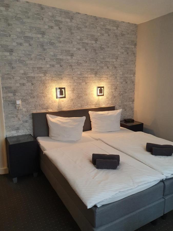 Hotel Restaurant Zum Hollaender Hof Abádszalók ภายนอก รูปภาพ