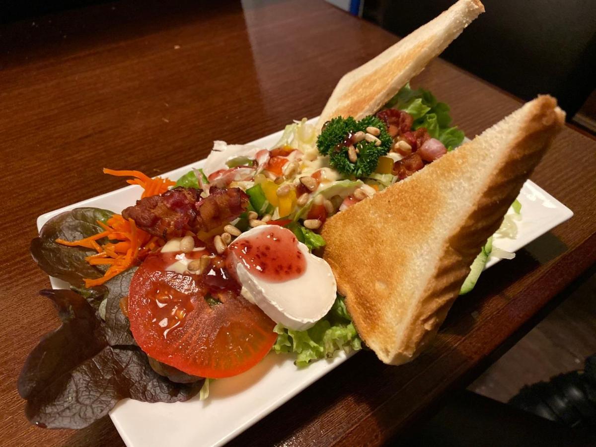 Hotel Restaurant Zum Hollaender Hof Abádszalók ภายนอก รูปภาพ