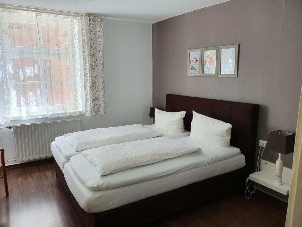 Hotel Restaurant Zum Hollaender Hof Abádszalók ภายนอก รูปภาพ